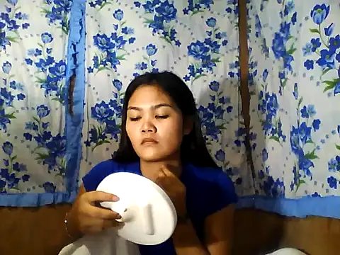 PinaySkinnyJust18 online show from 04/16/26, 10:01