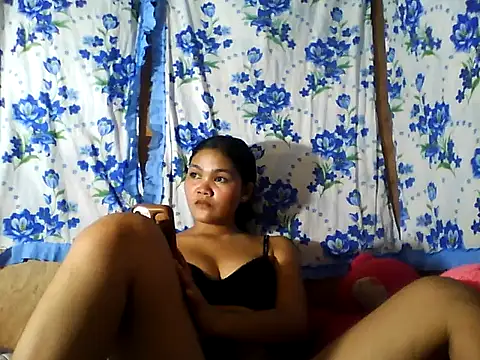 Snapshot of PinaySkinnyJust18 chatting on 07/08/26, 05:52 PinaySkinnyJust18 online show from 07/08/26, 05:52