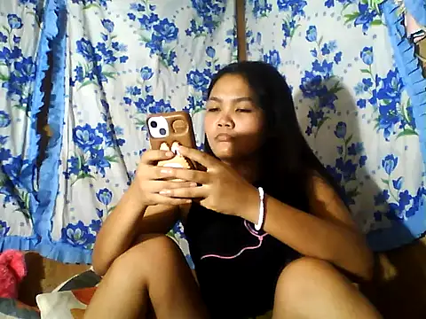 Snapshot of PinaySkinnyJust18 chatting on 06/29/26, 10:20 PinaySkinnyJust18 online show from 06/29/26, 10:20