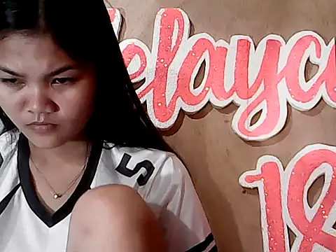 PinaySkinnyJust18 online show from 01/18/26, 10:02