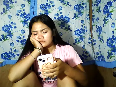 PinaySkinnyJust18 online show from 04/29/26, 10:38