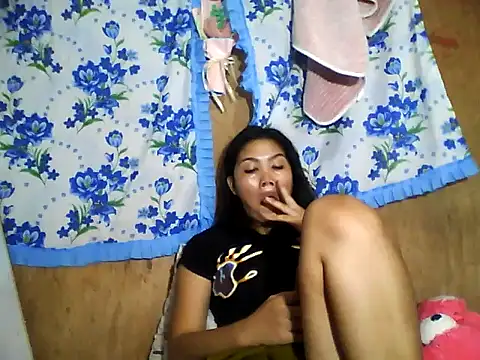 Snapshot of PinaySkinnyJust18 chatting on 06/09/26, 09:54 PinaySkinnyJust18 online show from 06/09/26, 09:54
