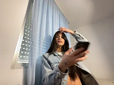 Snapshot of Lily_WellGifted chatting on 03/18/26, 04:08 Lily WellGifted online show from 03/18/26, 04:08