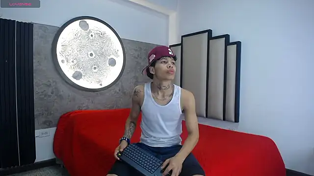 Dogan Renzo0 online show from 02/05/26, 09:16