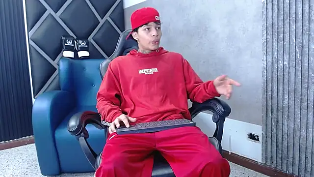 Dogan Renzo0 online show from 02/06/26, 07:32