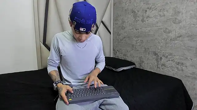 Dogan Renzo0 online show from 02/01/26, 11:30