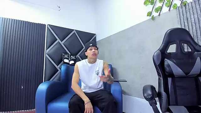 Dogan Renzo0 online show from 02/11/26, 07:03