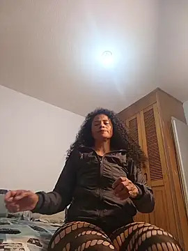 Snapshot of auroracandelax chatting on 02/08/26, 12:52 auroracandelax online show from 02/08/26, 12:52