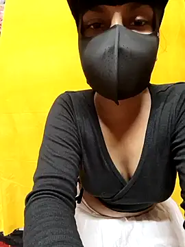 Curvy Sanjana online show from 04/15/26, 05:39