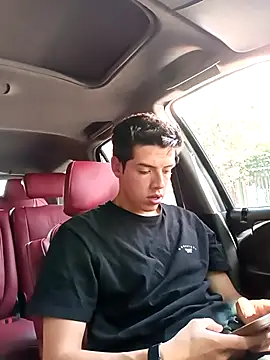 maximo 15  online show from 02/09/26, 03:21