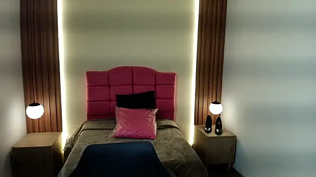 IvonneRoss  online show from 02/05/26, 12:12