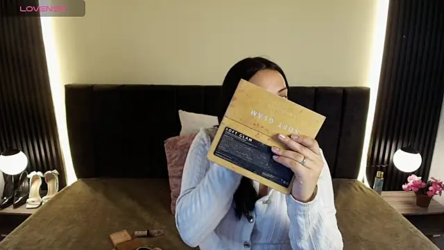 IvonneRoss  online show from 03/12/26, 11:58