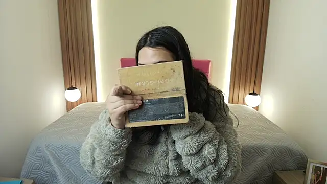 IvonneRoss  online show from 05/22/26, 12:14