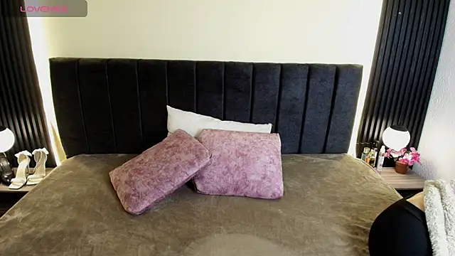 IvonneRoss  online show from 03/21/26, 12:09