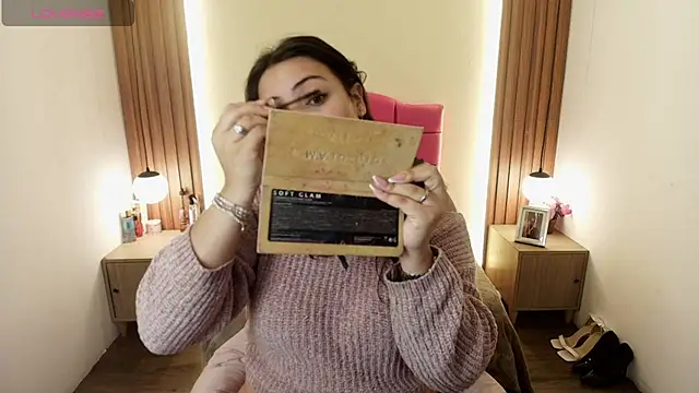 IvonneRoss  online show from 04/13/26, 11:58