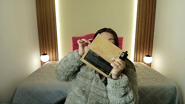 IvonneRoss  online show from 04/21/26, 11:50