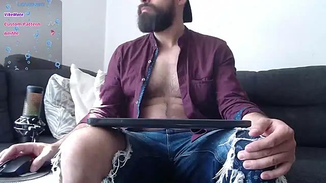Snapshot of SpermsBank chatting on 03/10/25, 01:43 SpermsBank online show from 03/10/25, 01:43