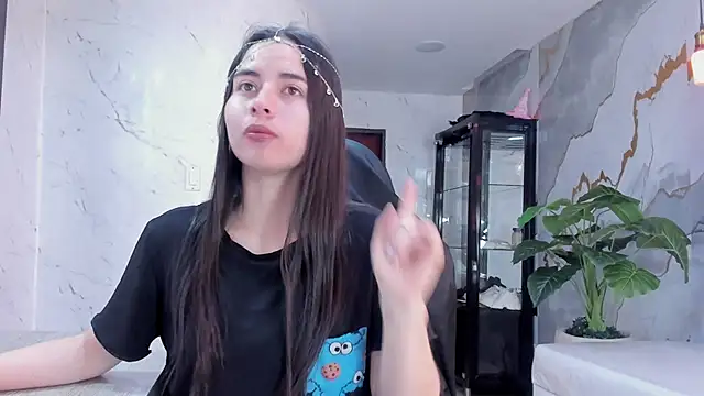 Qetsyah tf online show from 04/02/26, 12:56