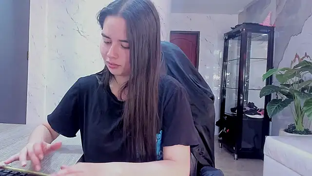 Qetsyah tf online show from 04/06/26, 01:23