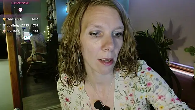 Snapshot of Daisy_Lovely chatting on 07/10/26, 04:12 Daisy Lovely online show from 07/10/26, 04:12