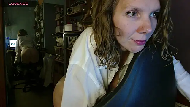Daisy Lovely online show from 05/23/26, 04:28