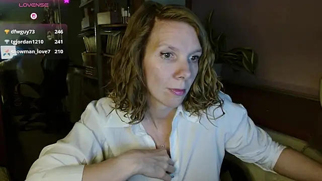 Daisy Lovely online show from 05/20/26, 04:37