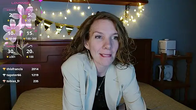 Daisy Lovely online show from 04/08/26, 04:25