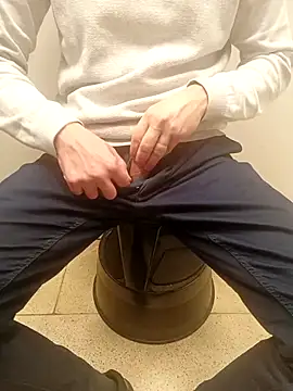 Snapshot of testmailx75 chatting on 02/17/26, 01:30 testmailx75 online show from 02/17/26, 01:30