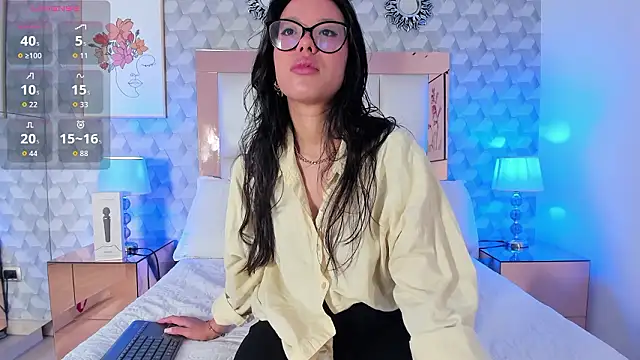 Snapshot of Rose_Allure chatting on 02/23/26, 11:33 Rose Allure online show from 02/23/26, 11:33