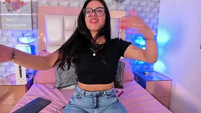 Snapshot of Rose_Allure chatting on 02/11/26, 11:43 Rose Allure online show from 02/11/26, 11:43