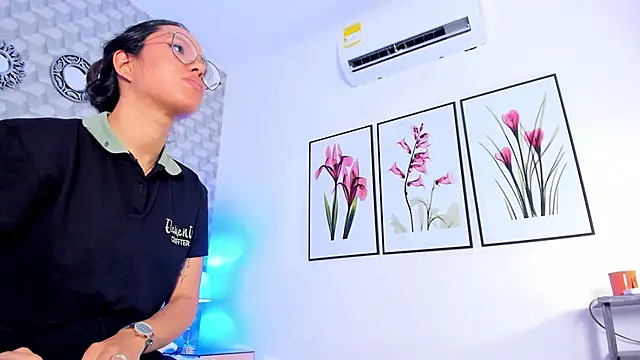 Snapshot of Rose_Allure chatting on 01/31/26, 07:12 Rose Allure online show from 01/31/26, 07:12