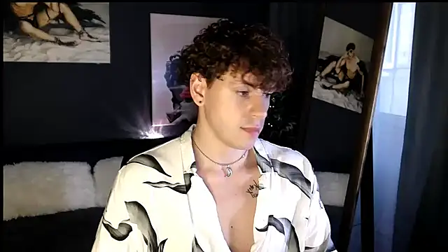Snapshot of TylerGibson chatting on 07/16/26, 04:48 TylerGibson online show from 07/16/26, 04:48