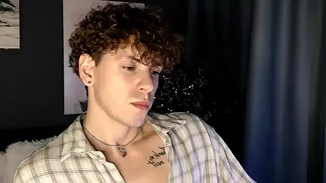 Snapshot of TylerGibson chatting on 07/12/26, 07:04 TylerGibson online show from 07/12/26, 07:04