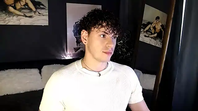 Snapshot of TylerGibson chatting on 07/16/26, 04:42 TylerGibson online show from 07/16/26, 04:42