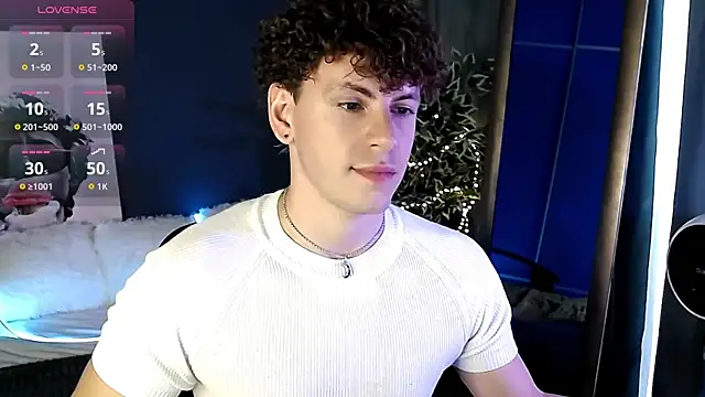 Snapshot of TylerGibson chatting on 06/18/26, 02:55 TylerGibson online show from 06/18/26, 02:55