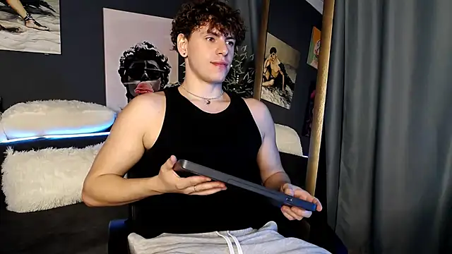 Snapshot of TylerGibson chatting on 07/01/26, 12:55 TylerGibson online show from 07/01/26, 12:55