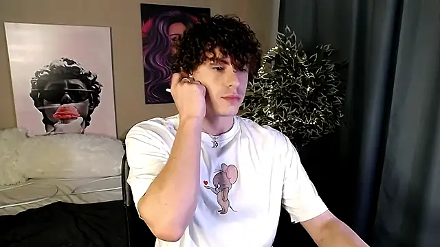 Snapshot of TylerGibson chatting on 06/04/26, 03:55 TylerGibson online show from 06/04/26, 03:55