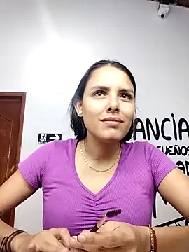 Snapshot of Catalinna_03 chatting on 02/20/26, 11:45 Catalinna 03 online show from 02/20/26, 11:45