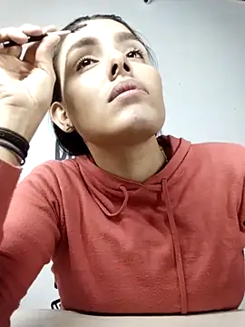 Snapshot of Catalinna_03 chatting on 02/10/26, 11:53 Catalinna 03 online show from 02/10/26, 11:53