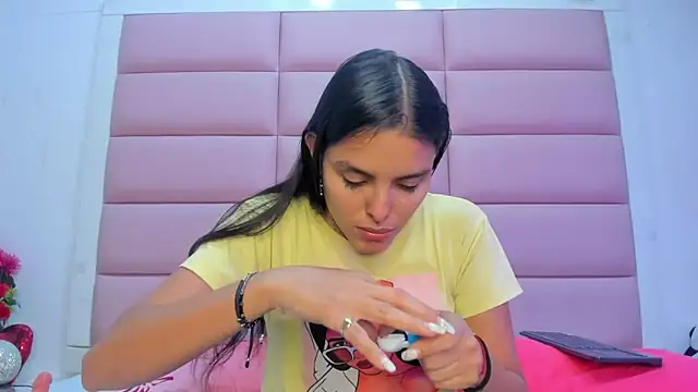 Catalinna 03 online show from 04/09/26, 12:33