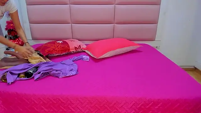 Catalinna 03 online show from 04/14/26, 12:43