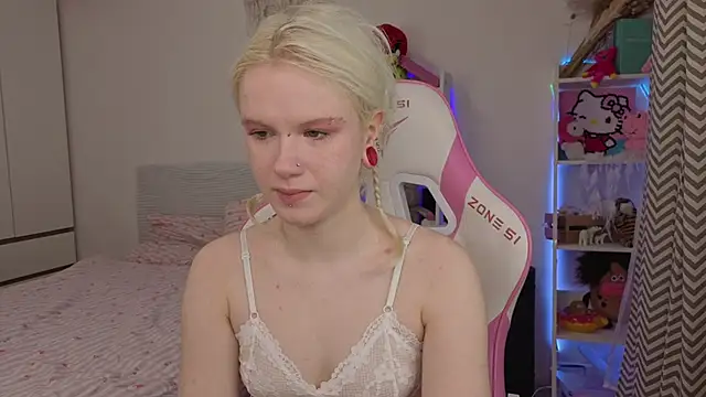 Mia WaterFall online show from 03/29/26, 03:30