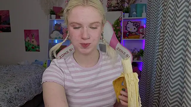 Mia WaterFall online show from 05/06/26, 03:32