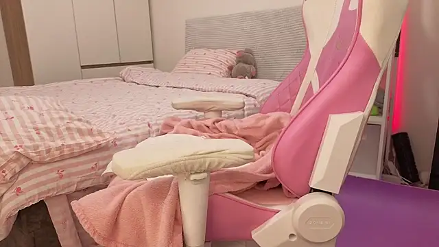 Snapshot of Mia_WaterFall chatting on 03/02/26, 07:15 Mia WaterFall online show from 03/02/26, 07:15