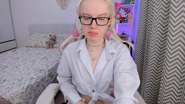 Snapshot of Mia_WaterFall chatting on 02/06/26, 03:13 Mia WaterFall online show from 02/06/26, 03:13