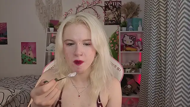 Mia WaterFall online show from 05/26/26, 03:26