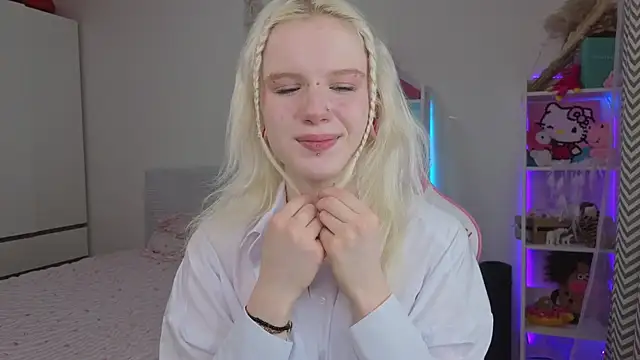 Mia WaterFall online show from 04/03/26, 03:35