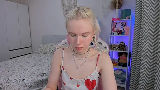 Snapshot of Mia_WaterFall chatting on 02/10/26, 03:16 Mia WaterFall online show from 02/10/26, 03:16