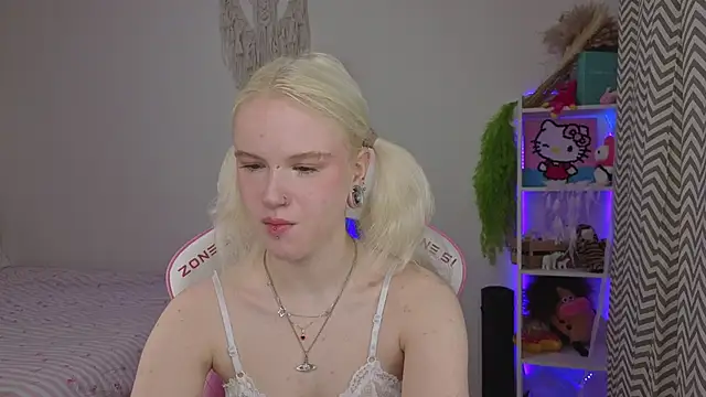 Mia WaterFall online show from 04/15/26, 03:23