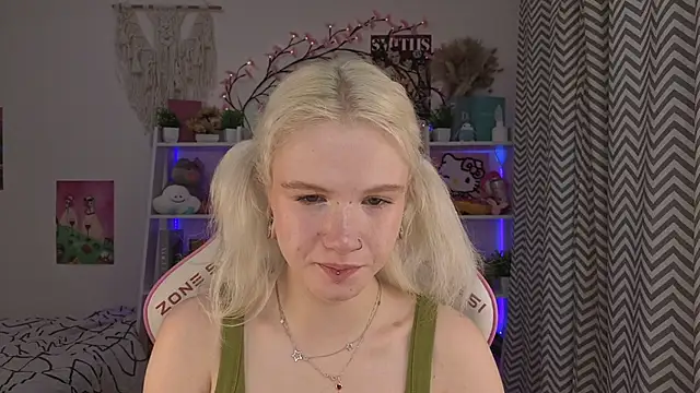 Mia WaterFall online show from 05/29/26, 03:23